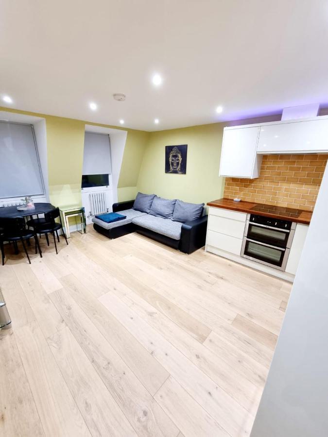 Stylish London Apartment With Terrace & Parking Eksteriør bilde